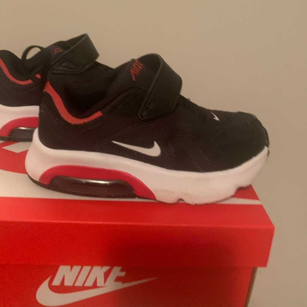 Nike Air Max 200s
